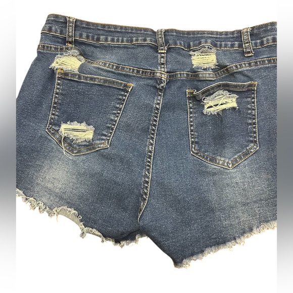 Distressed Denim Shorts, Size XXL - Picture 2 of 3